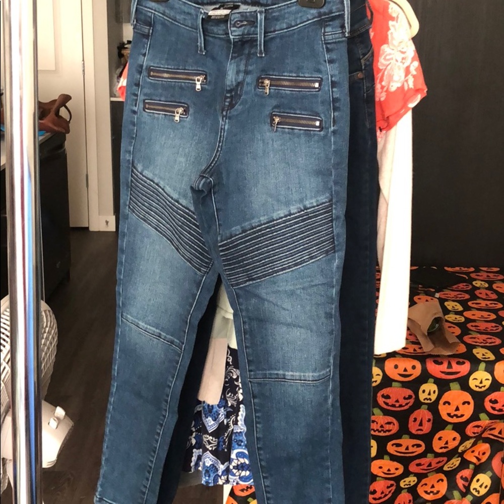 High rise zippered mossimo jeans